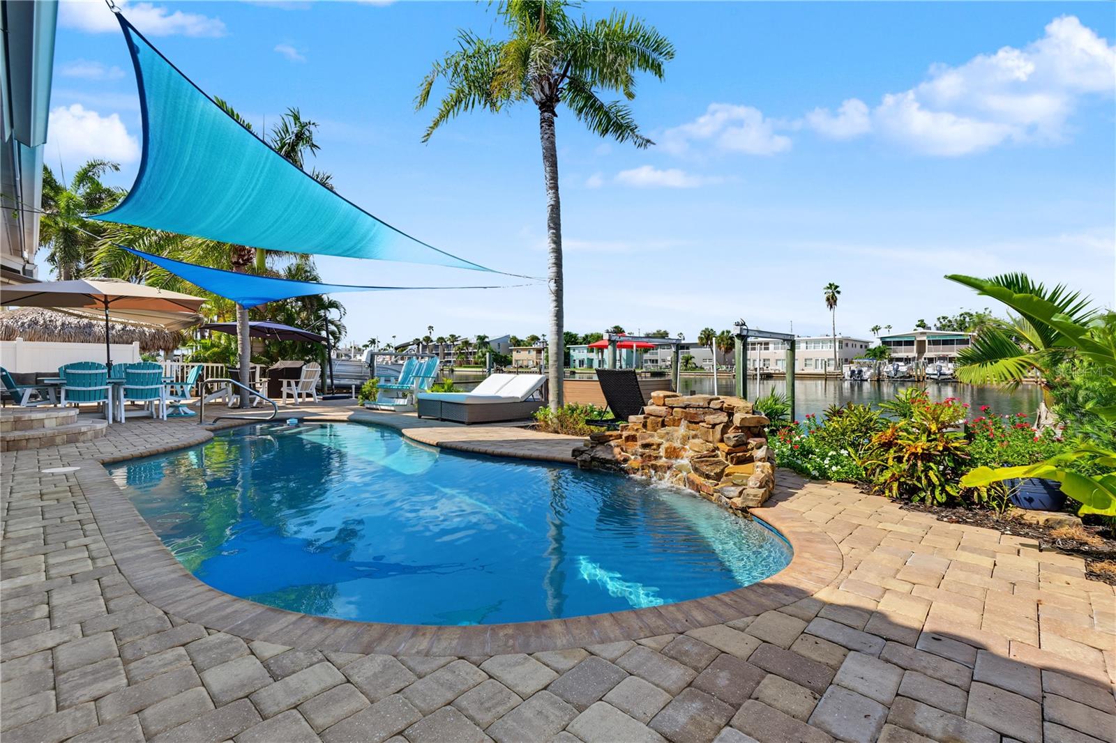 12000 4th St E, Treasure Island, FL 33706
