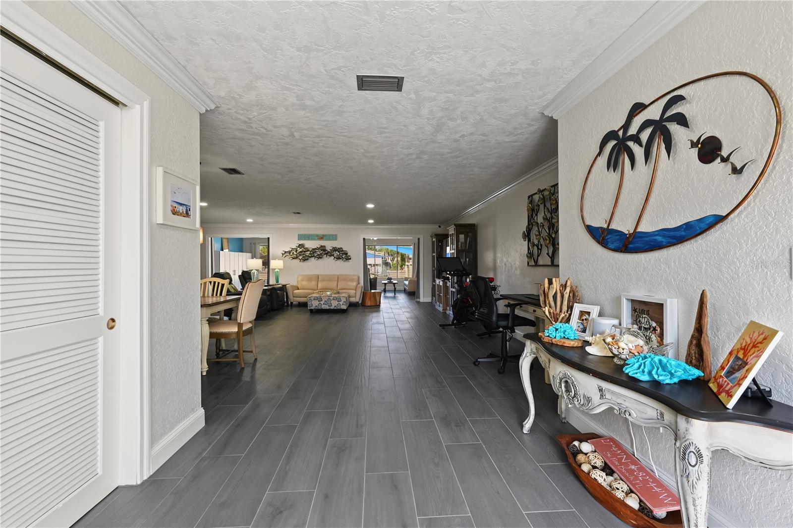 12000 4th St E, Treasure Island, FL 33706