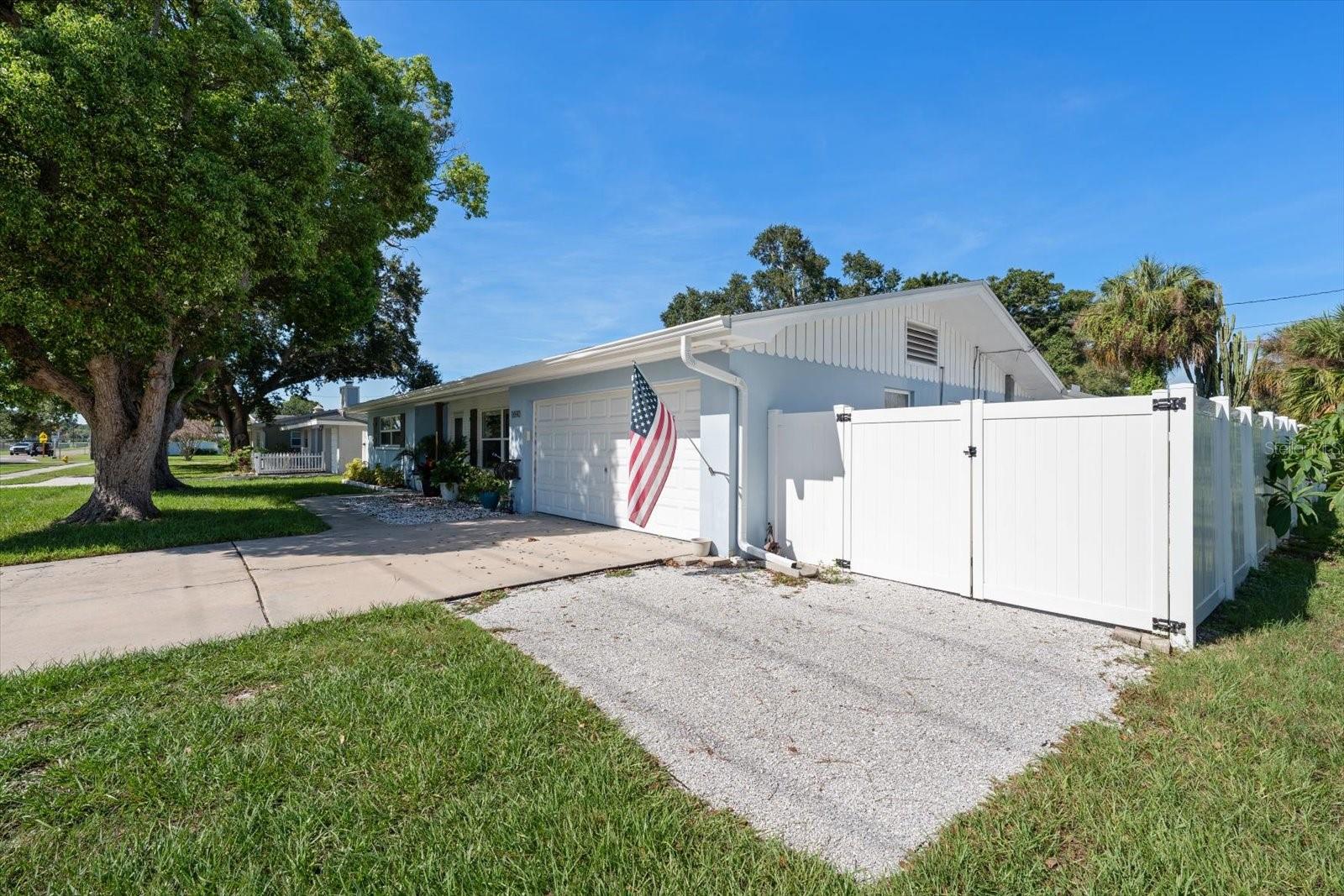 1690 Pinehurst Rd, Dunedin, FL 34698