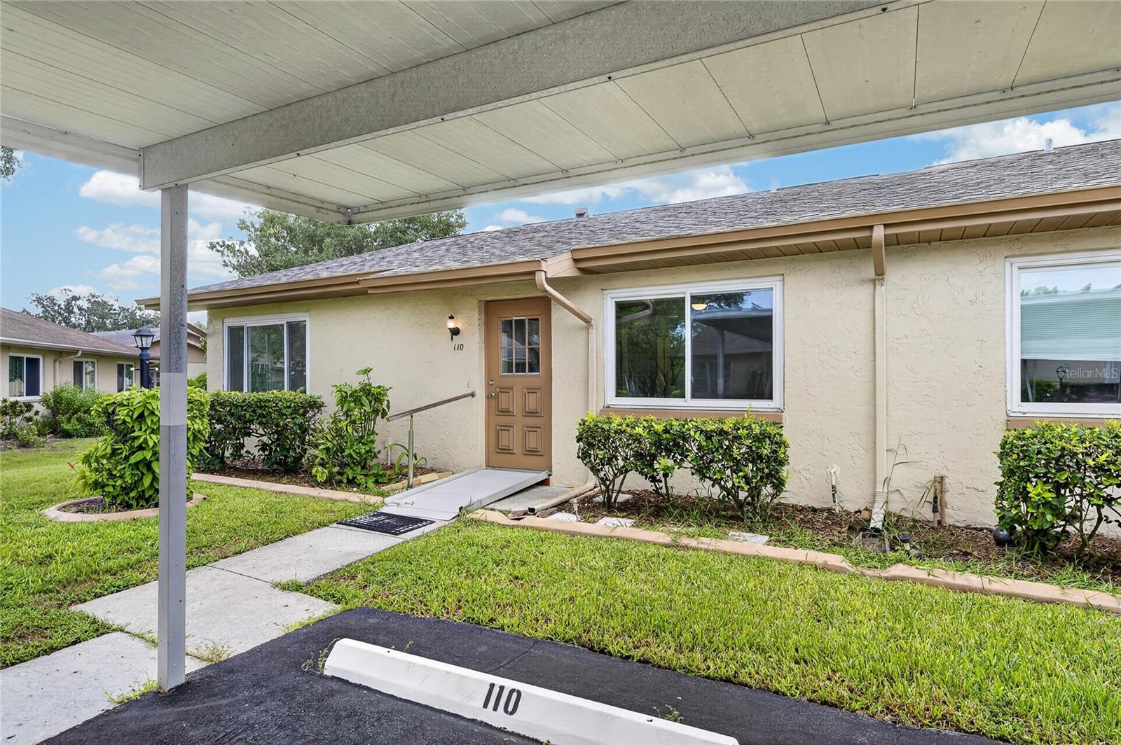 110 Gloucester Blvd #346, Sun City Center, FL 33573