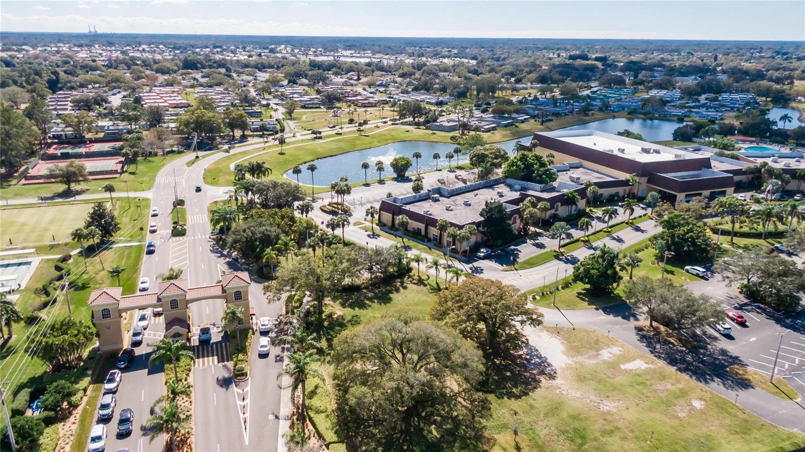 110 Gloucester Blvd #346, Sun City Center, FL 33573