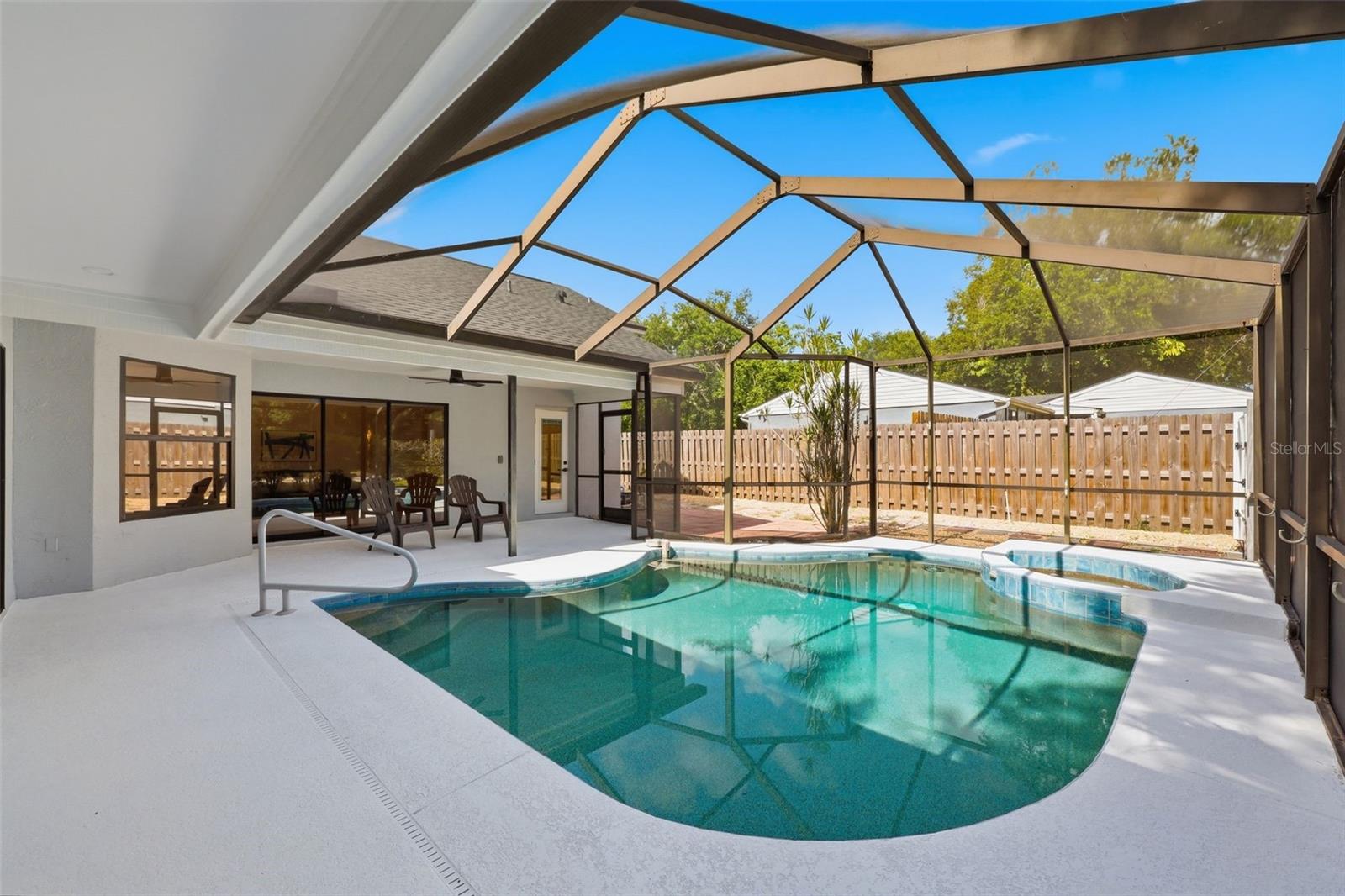 3040 Windridge Oaks Dr, Palm Harbor, FL 34684