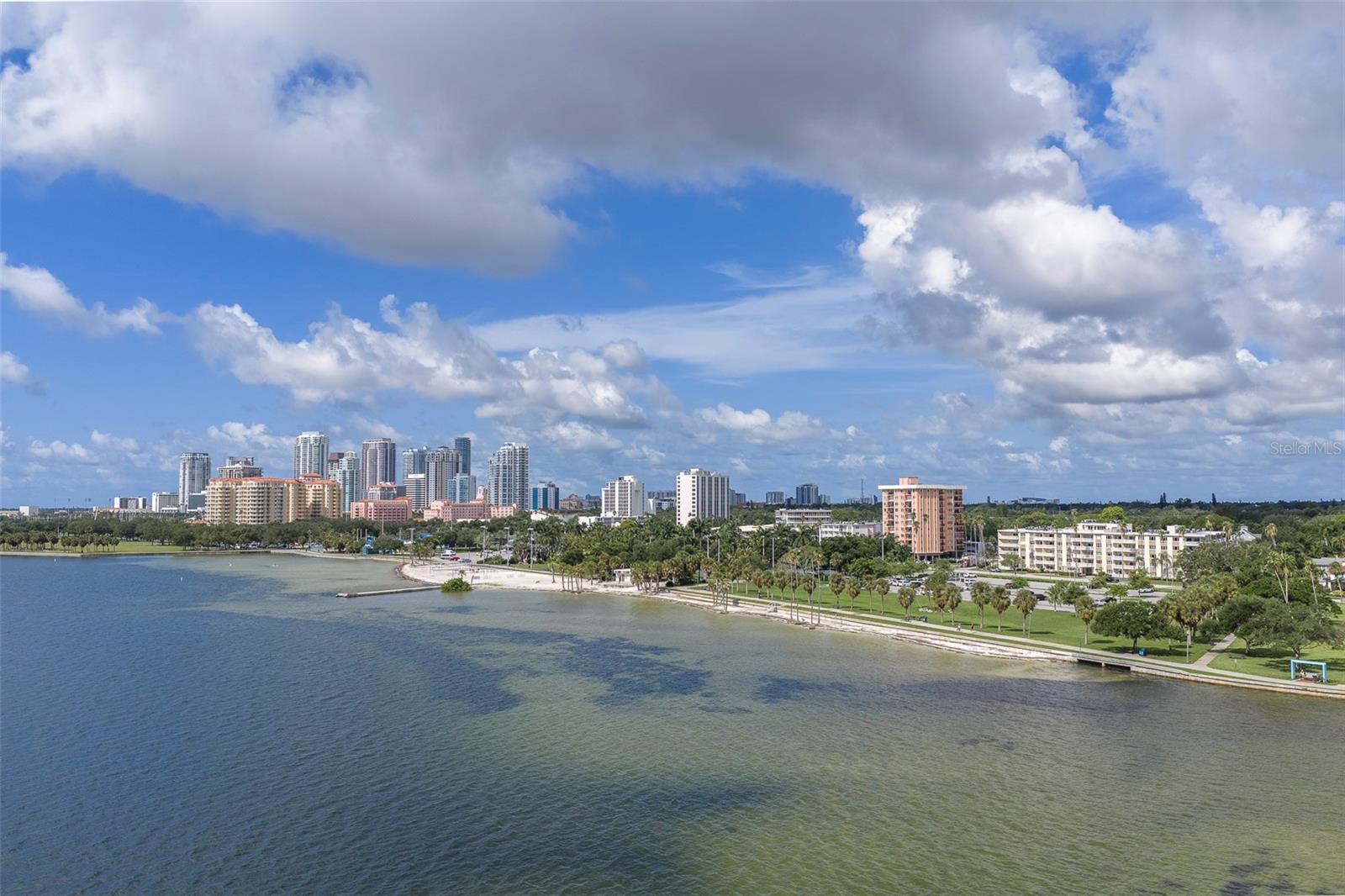 1200 N Shore Dr NE #208, St Petersburg, FL 33701