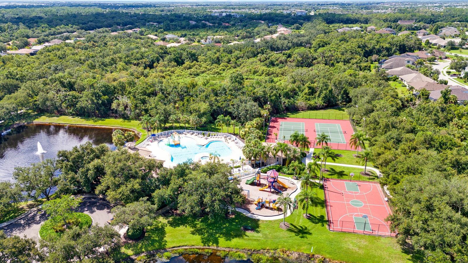 792 Rosemary Cir, Bradenton, FL 34212