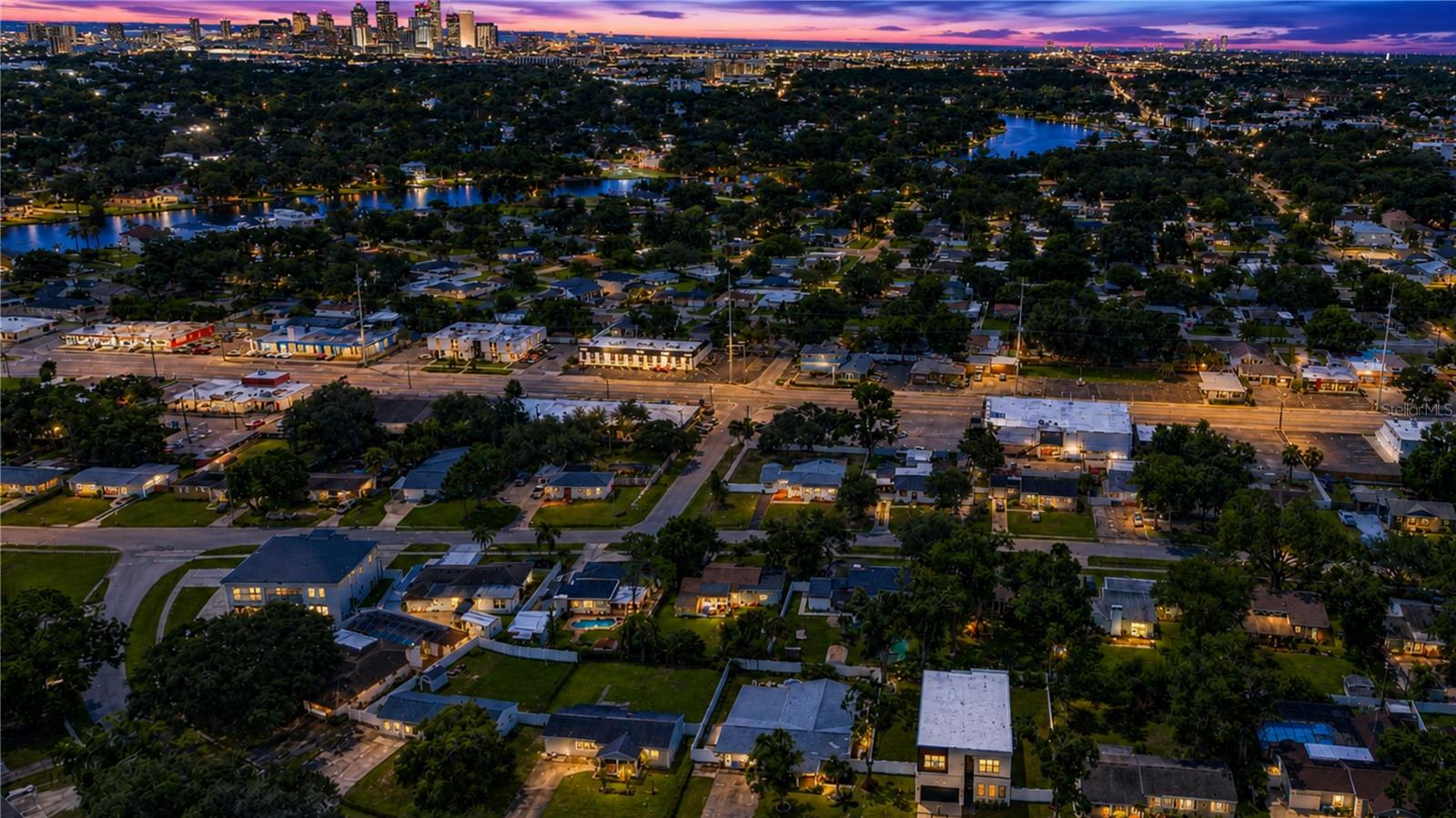 2112 W Farwell Dr, Tampa, FL 33603