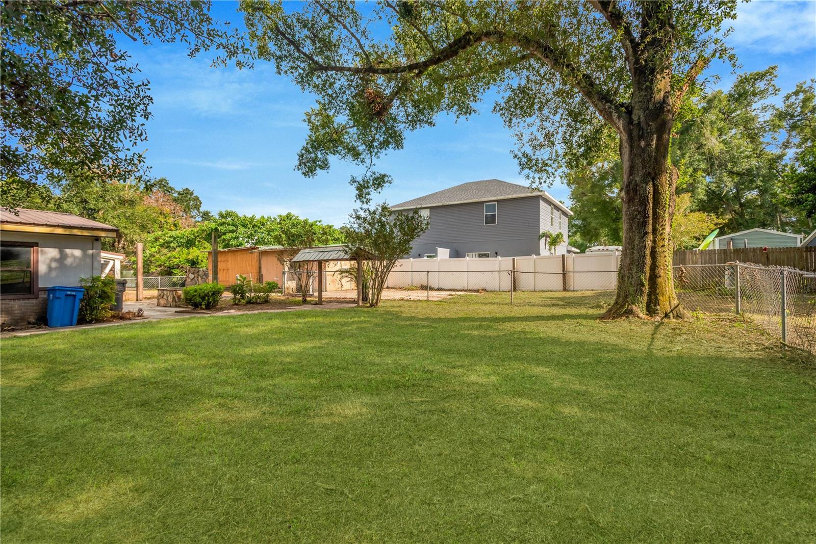 418 Euclid Ave, Seffner, FL 33584