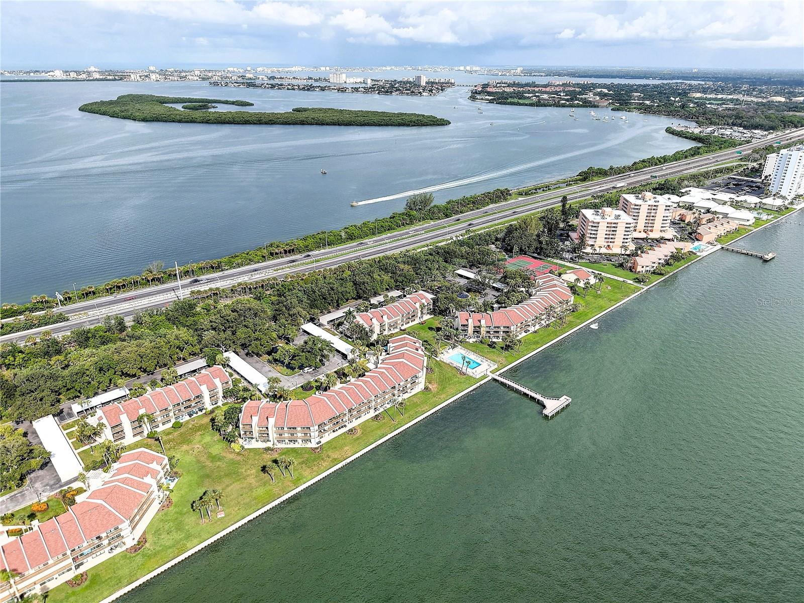 7510 Sunshine Skyway Ln S #T13, St Petersburg, FL 33711