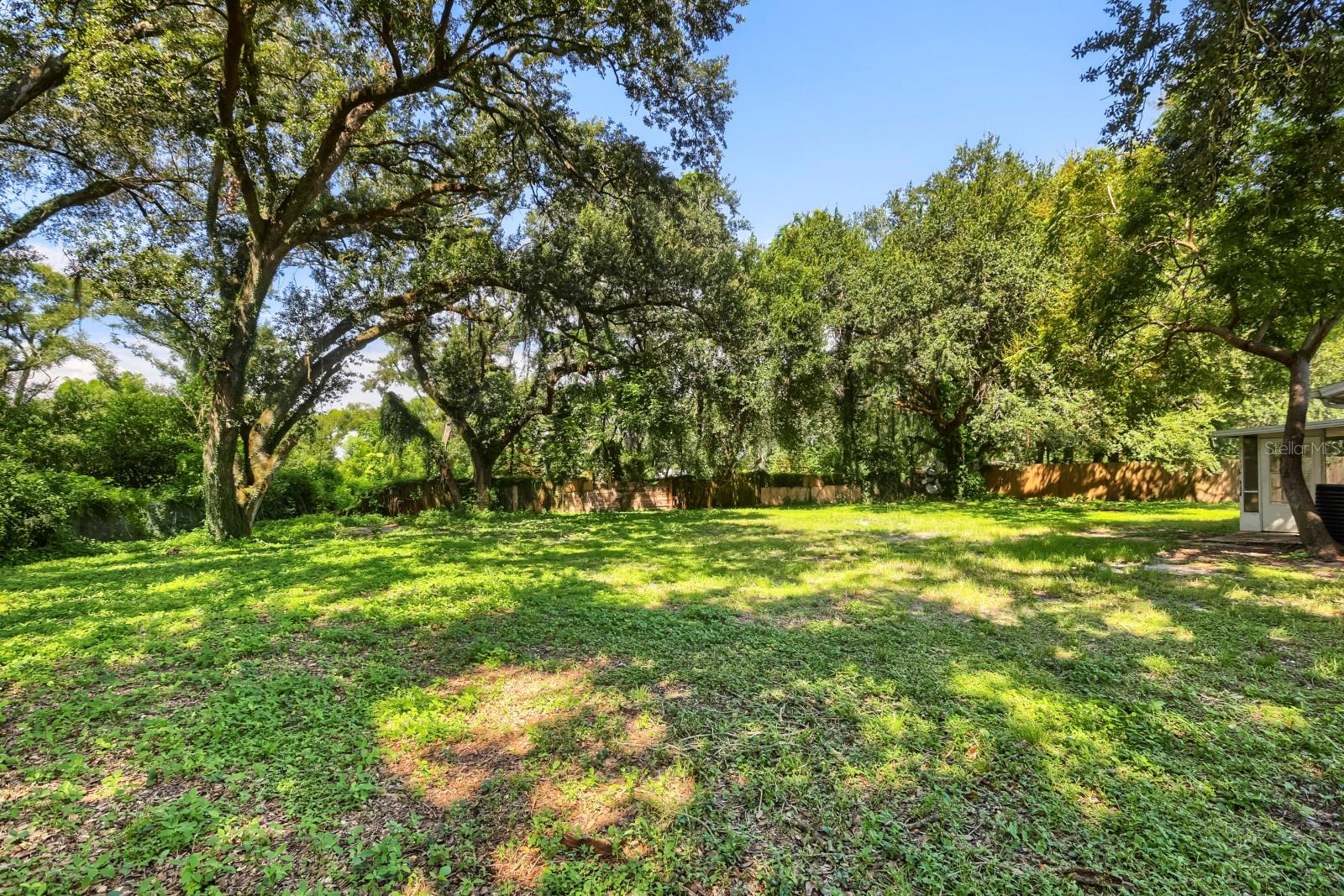 1418 Oak Valley Dr, Seffner, FL 33584