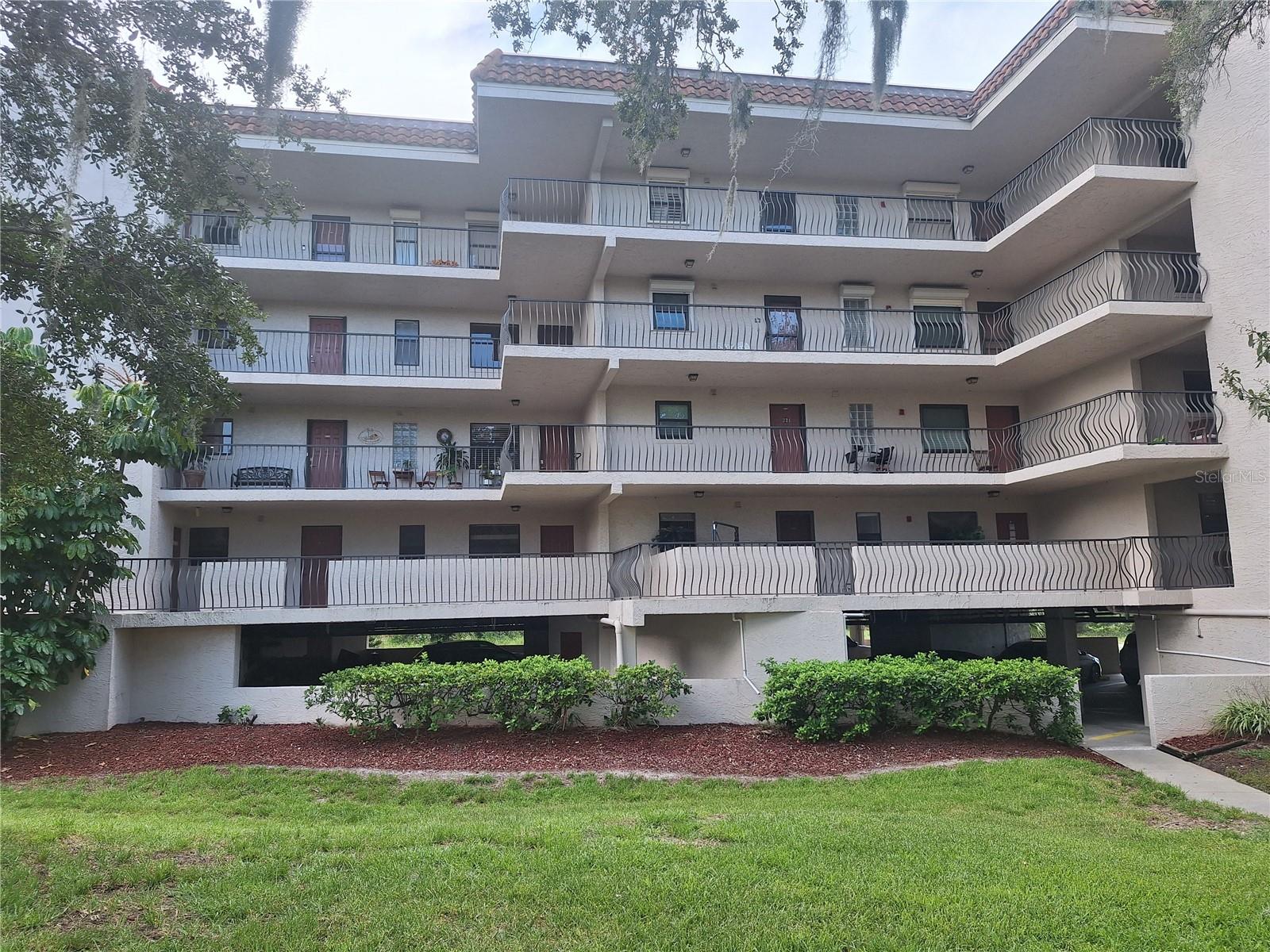 504 S Florida Ave #215, Tarpon Springs, FL 34689