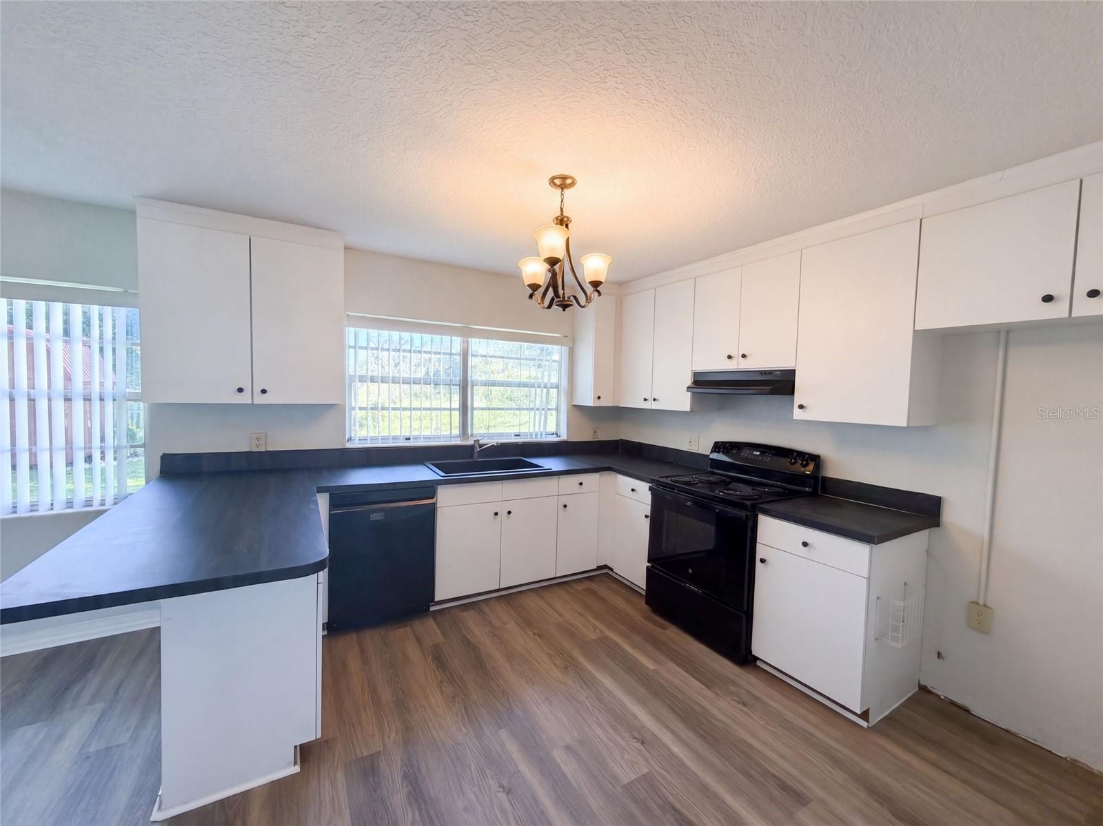1305 W Spencer St, Plant City, FL 33563