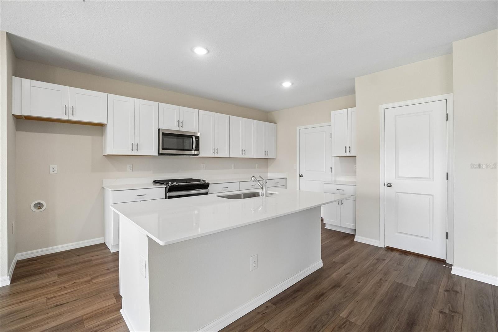 36605 Sagemoor Dr, Zephyrhills, FL 33541