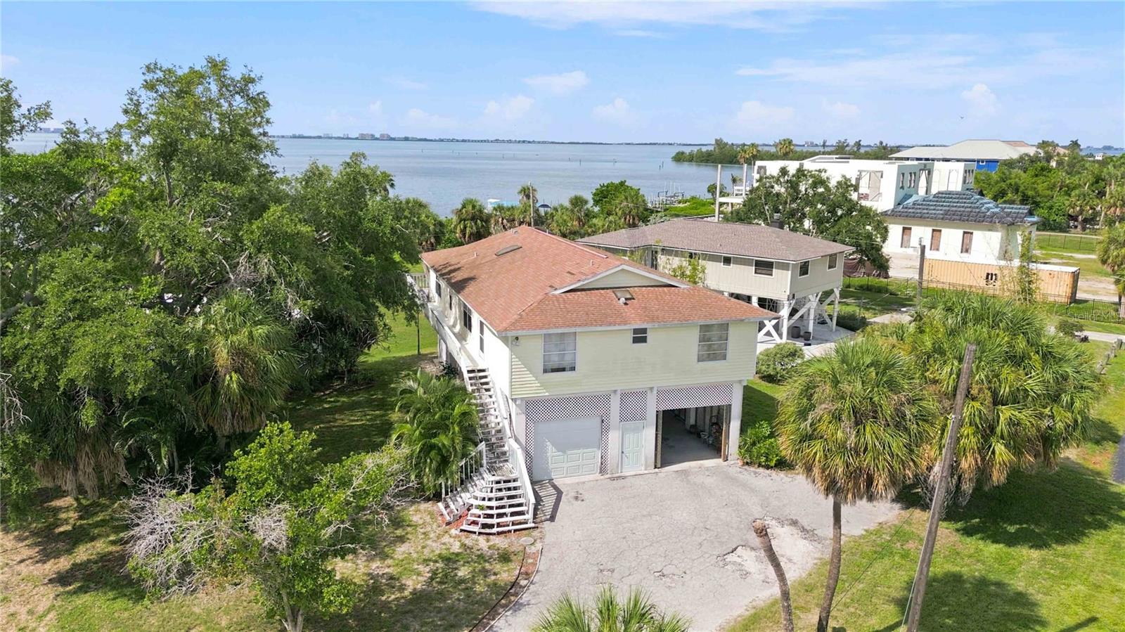 6904 22nd St W, Bradenton, FL 34207