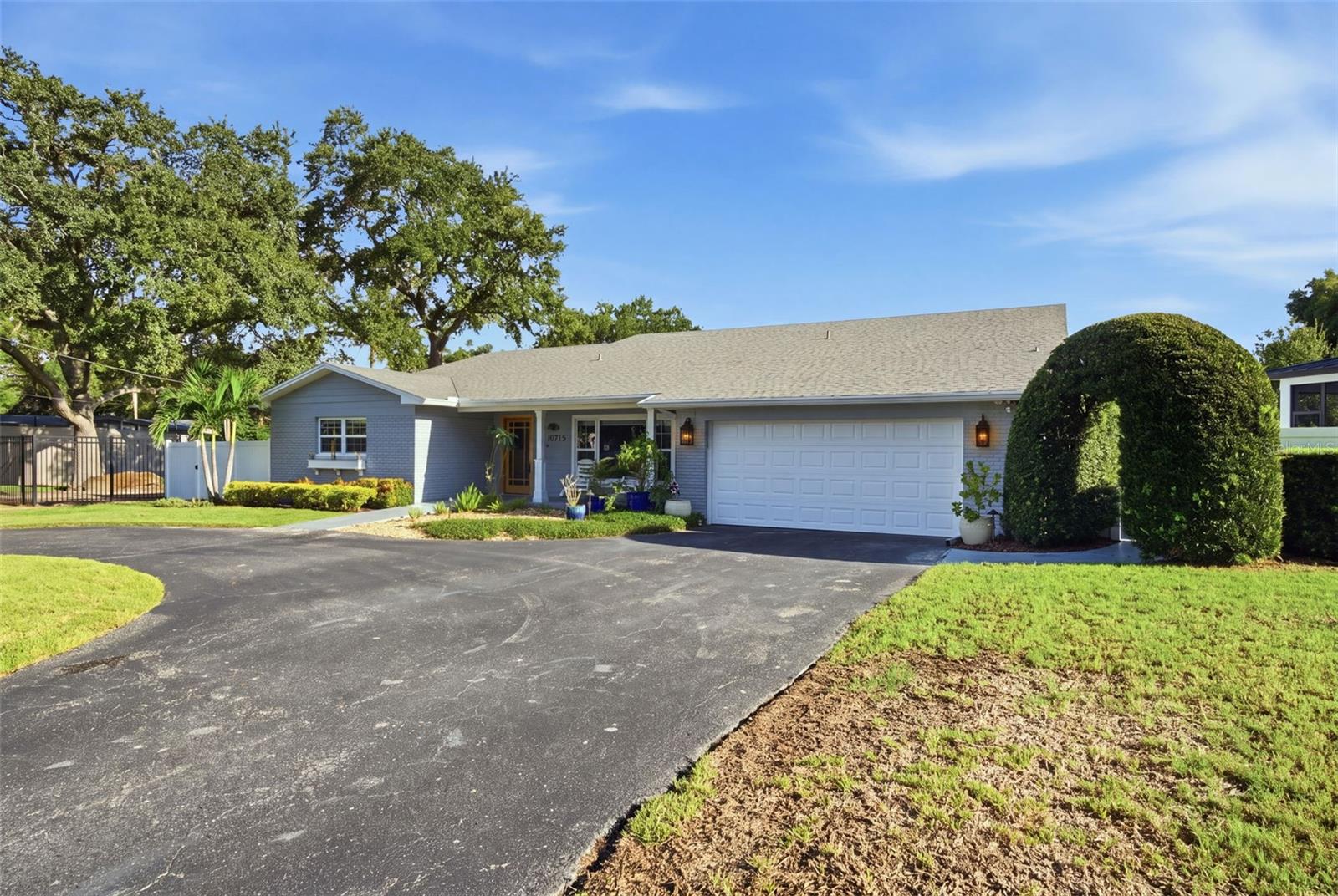 10715 Carrollwood Dr, Tampa, FL 33618