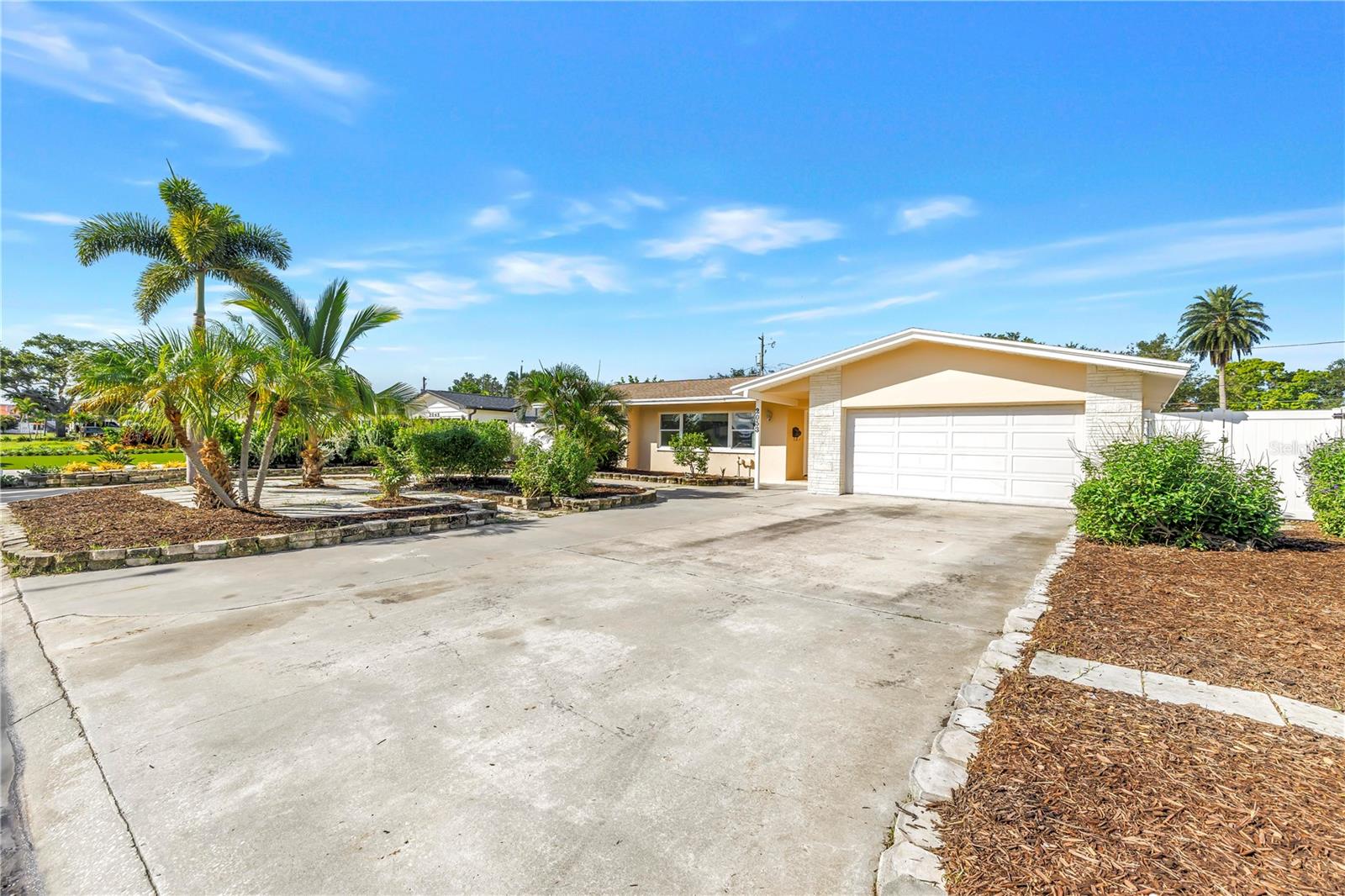 2053 Dolphin Blvd S, St Petersburg, FL 33707