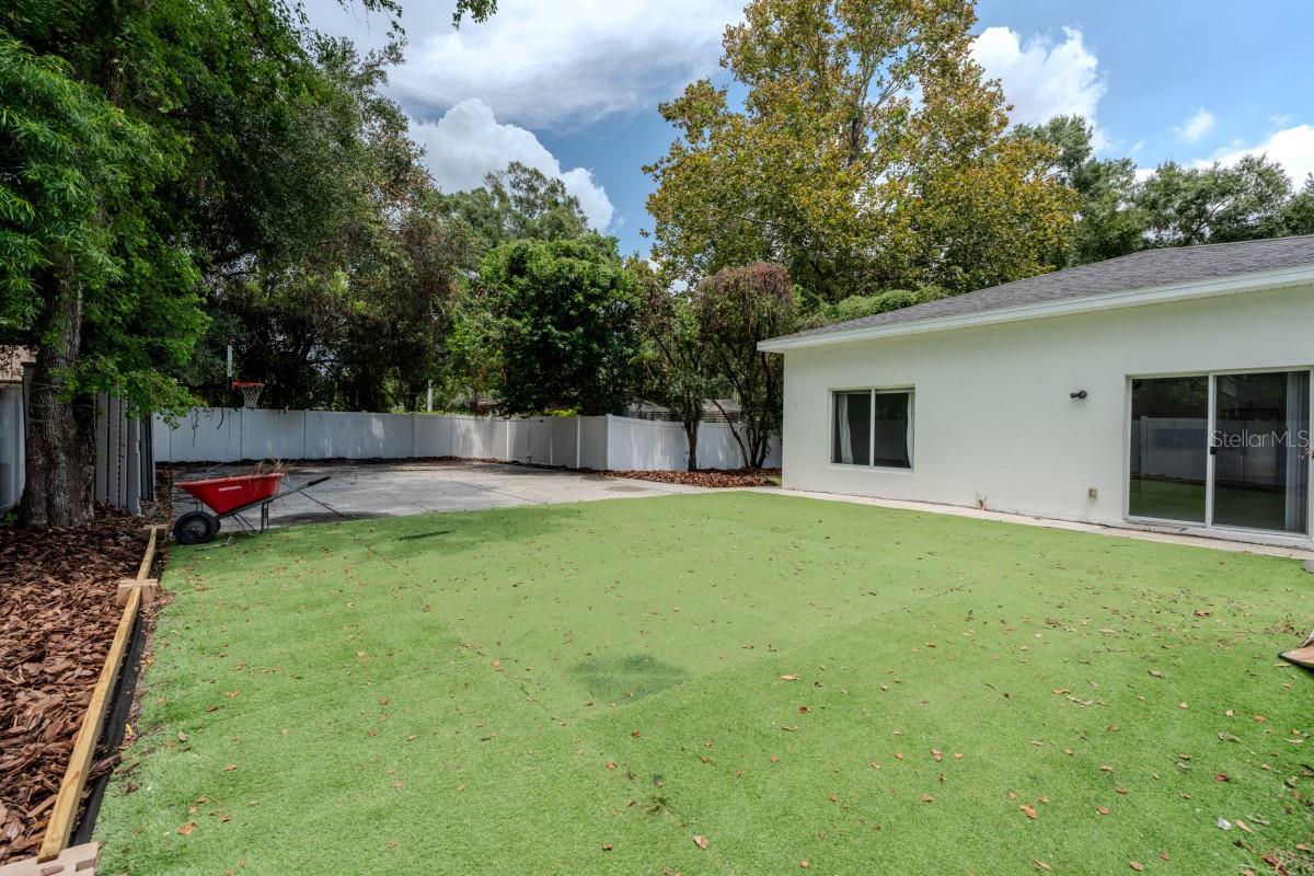 5114 Chilkoot St, Tampa, FL 33617
