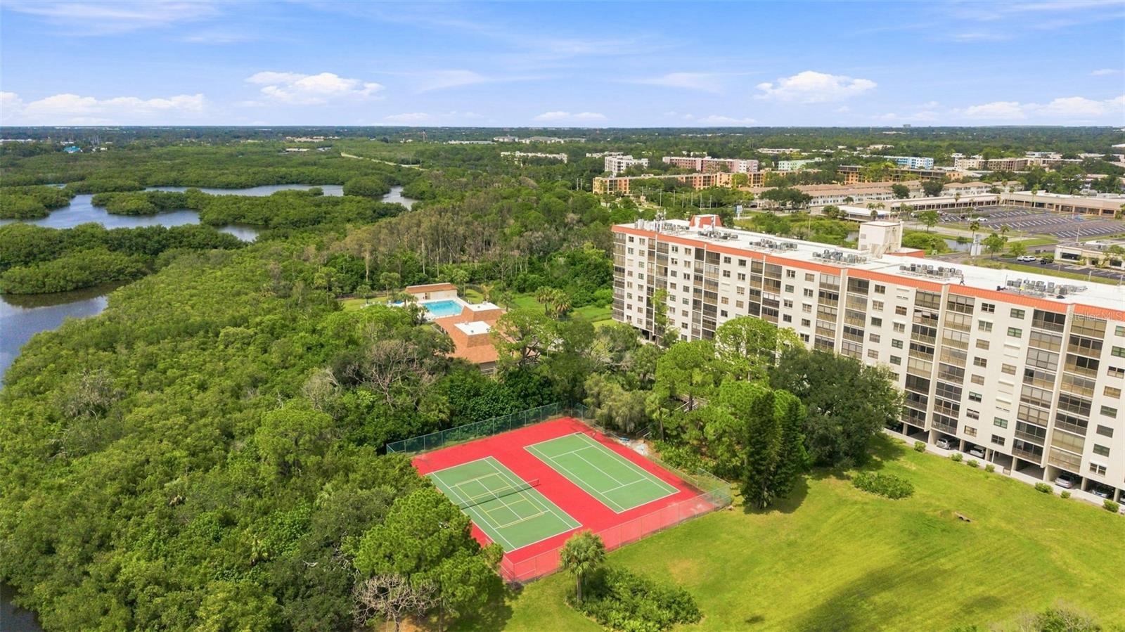 5400 Park St N #511, St Petersburg, FL 33709