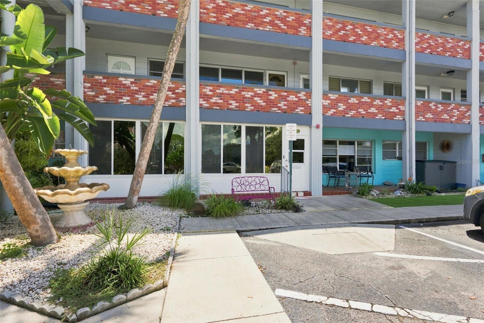 4300 58th St N #1817, Kenneth City, FL 33709