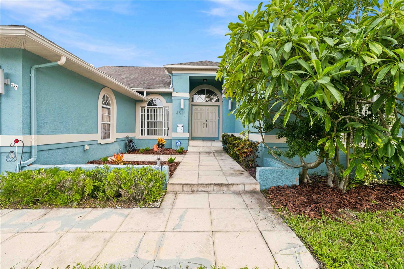 6511 Dolphin Cove Dr, Apollo Beach, FL 33572
