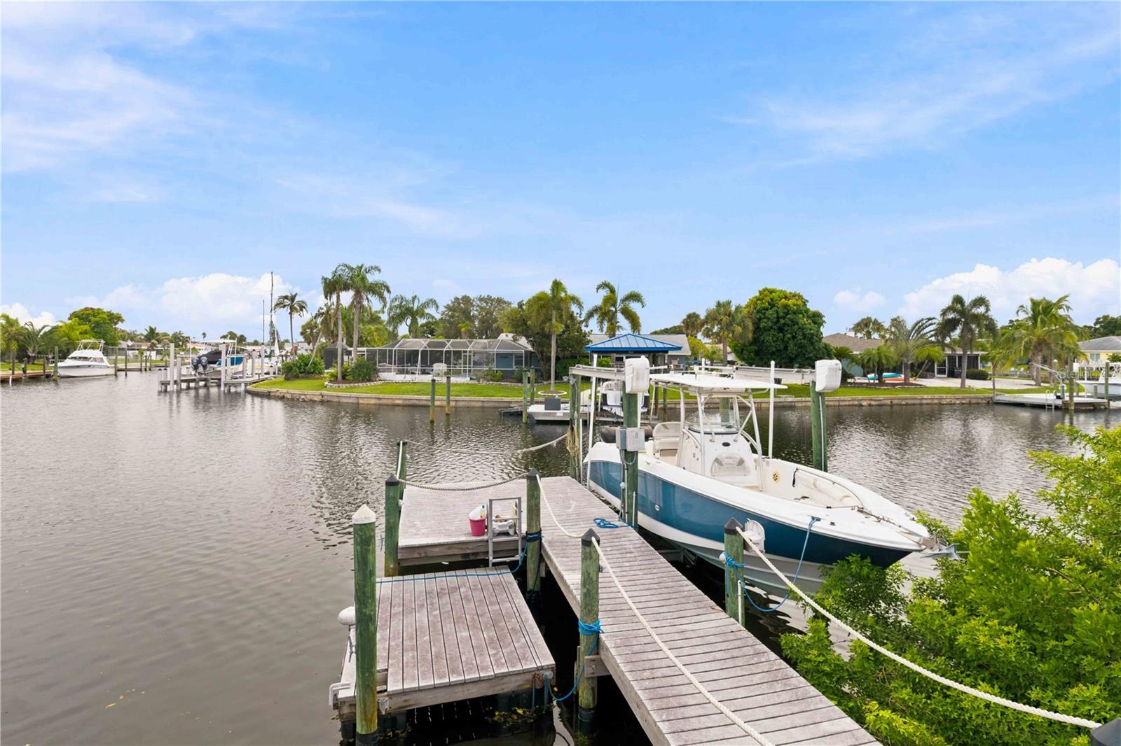 6511 Dolphin Cove Dr, Apollo Beach, FL 33572