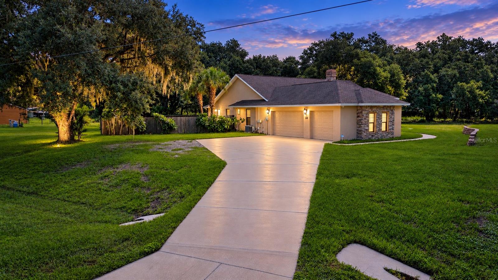 1605 Butch Cassidy Trl, Wimauma, FL 33598