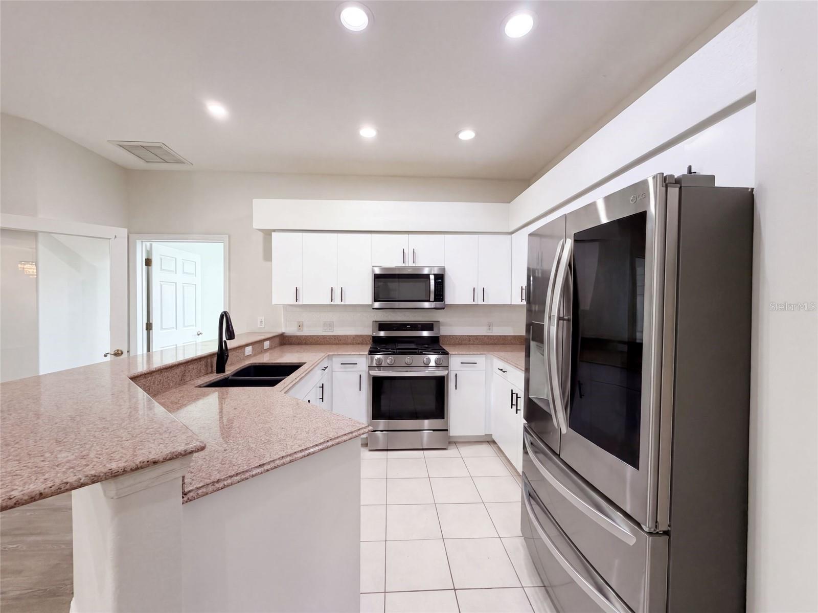 7414 39th Ct E, Sarasota, FL 34243