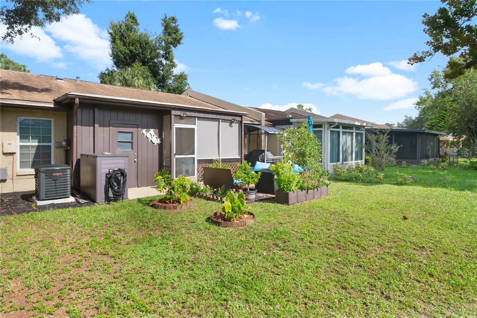 9922 87th St, Seminole, FL 33777