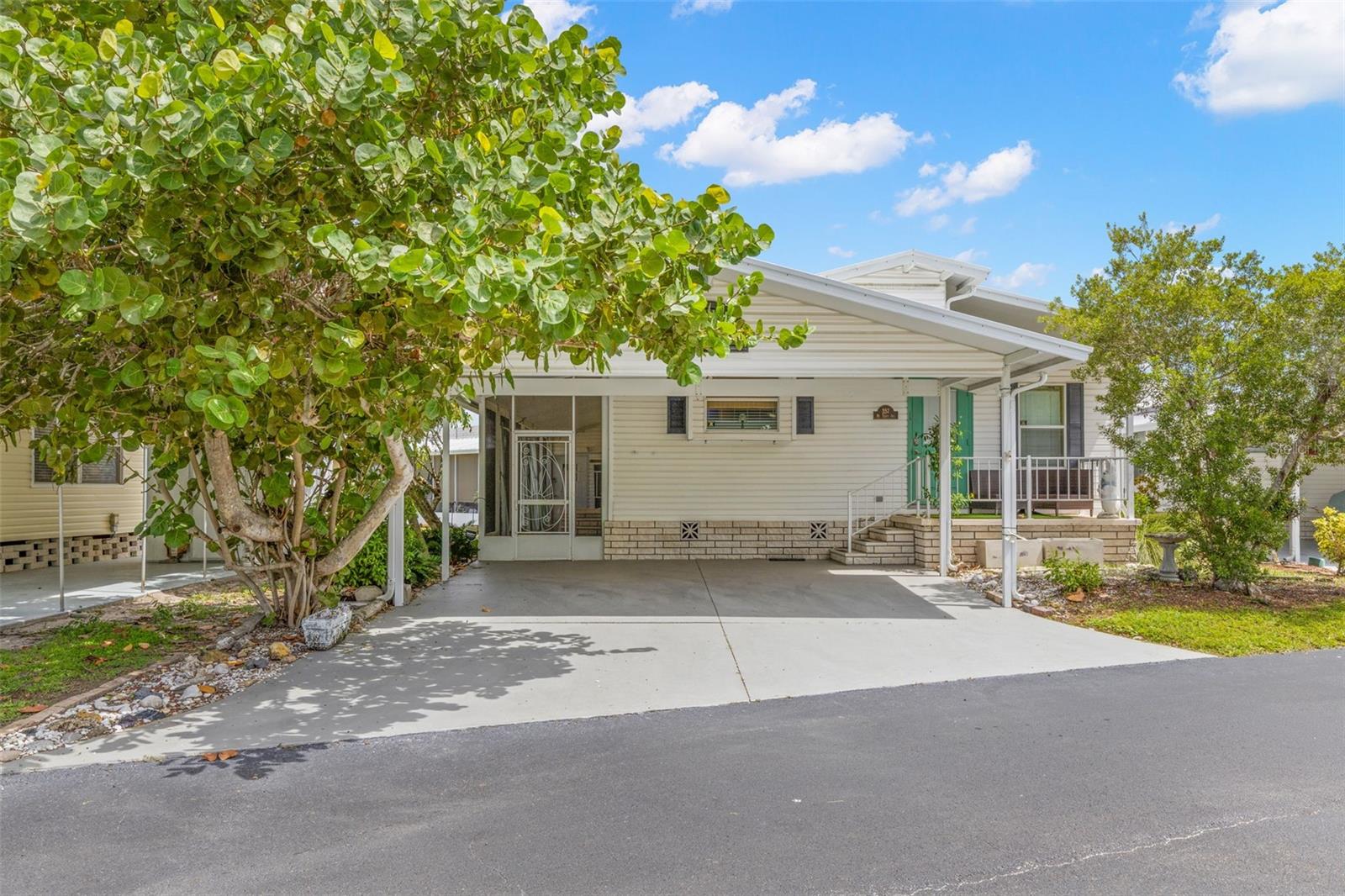 357 Mount Saxon Ave NE #323, St Petersburg, FL 33702