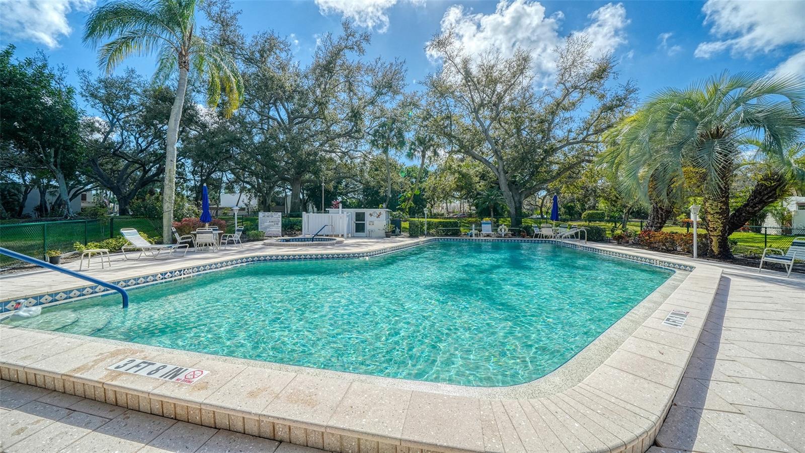 666 Woodlawn Dr #666, Bradenton, FL 34210