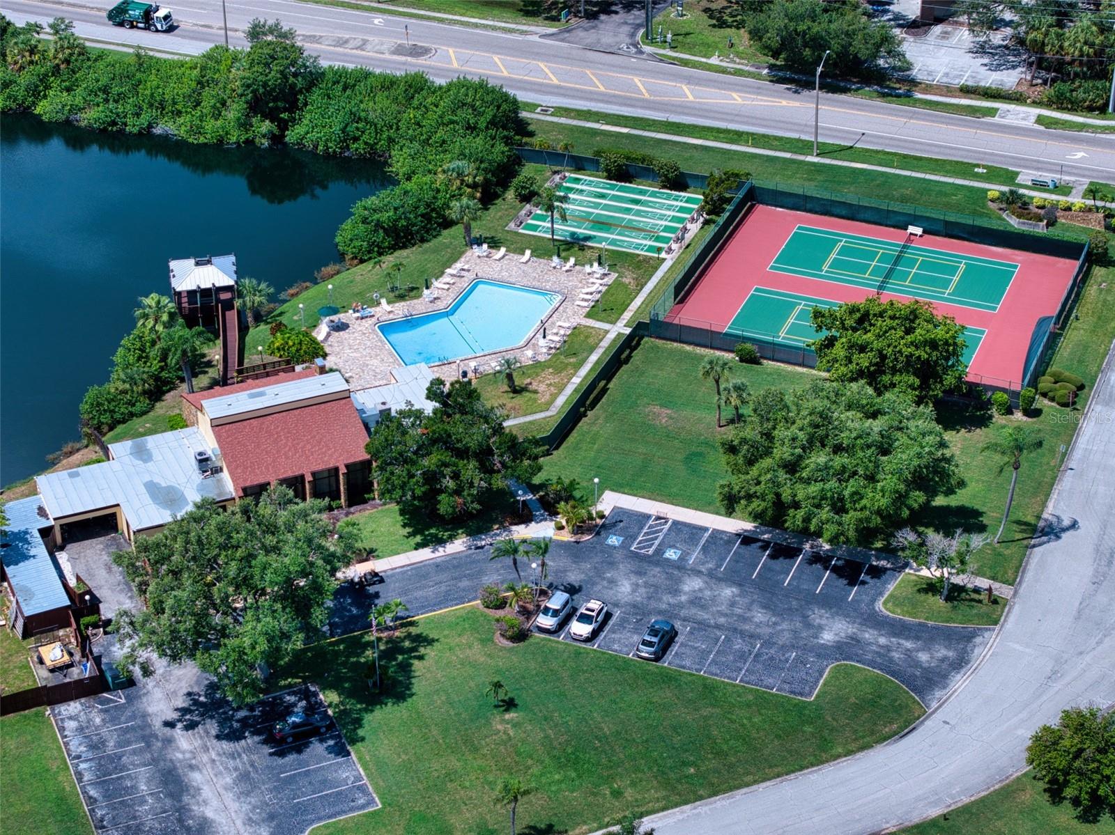 1206 58th St W, Bradenton, FL 34209