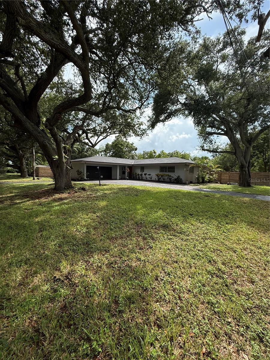 384 Lentz Rd, Belleair Bluffs, FL 33770