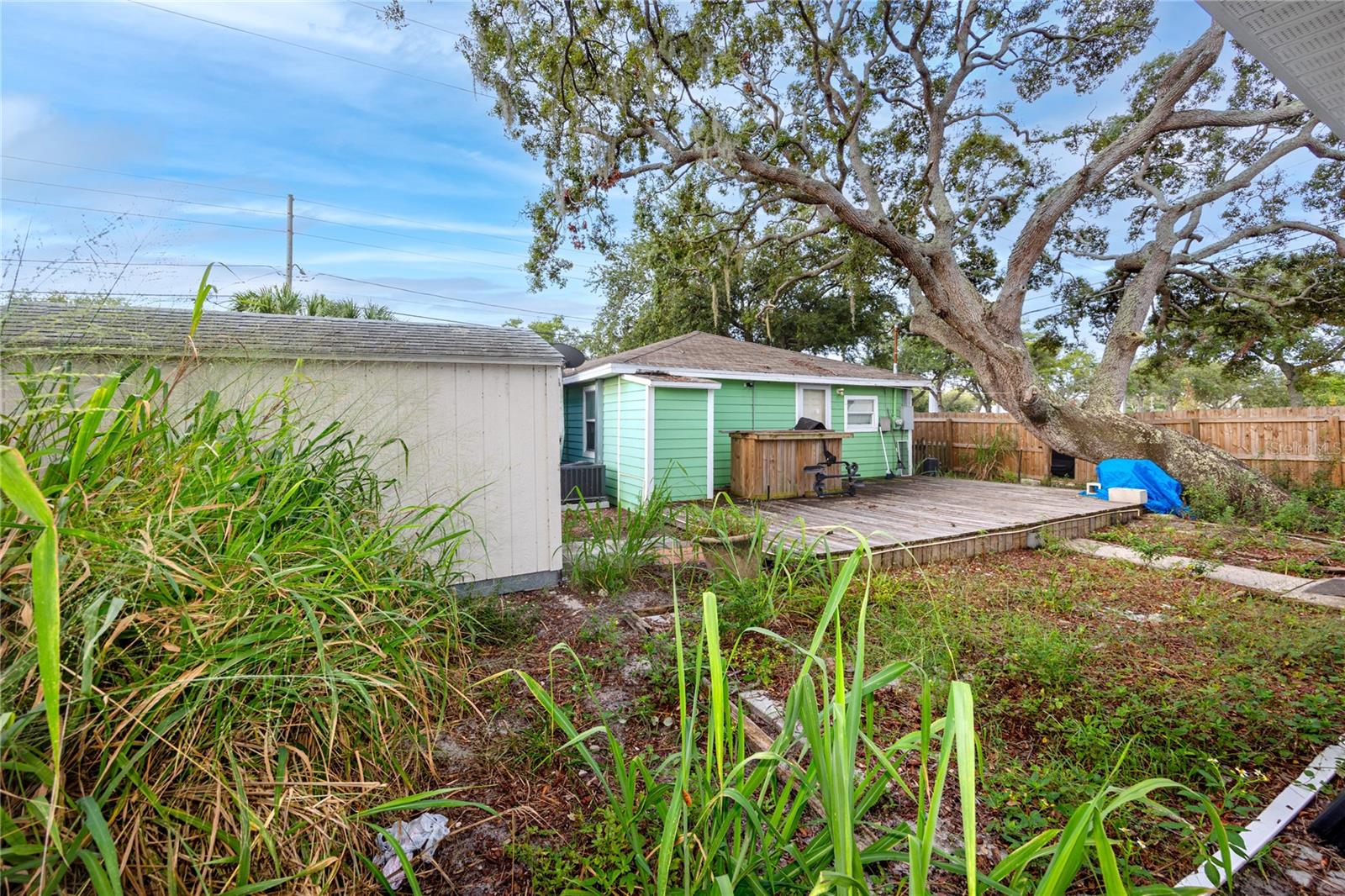 1250 Lakeview Rd, Clearwater, FL 33756