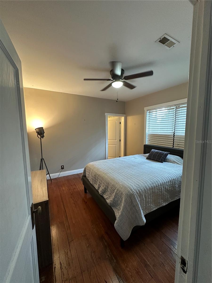 1308 E Frierson Ave, Tampa, FL 33603