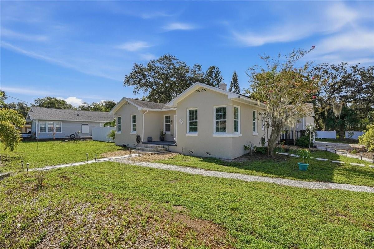 1161 Sedeeva St, Clearwater, FL 33755