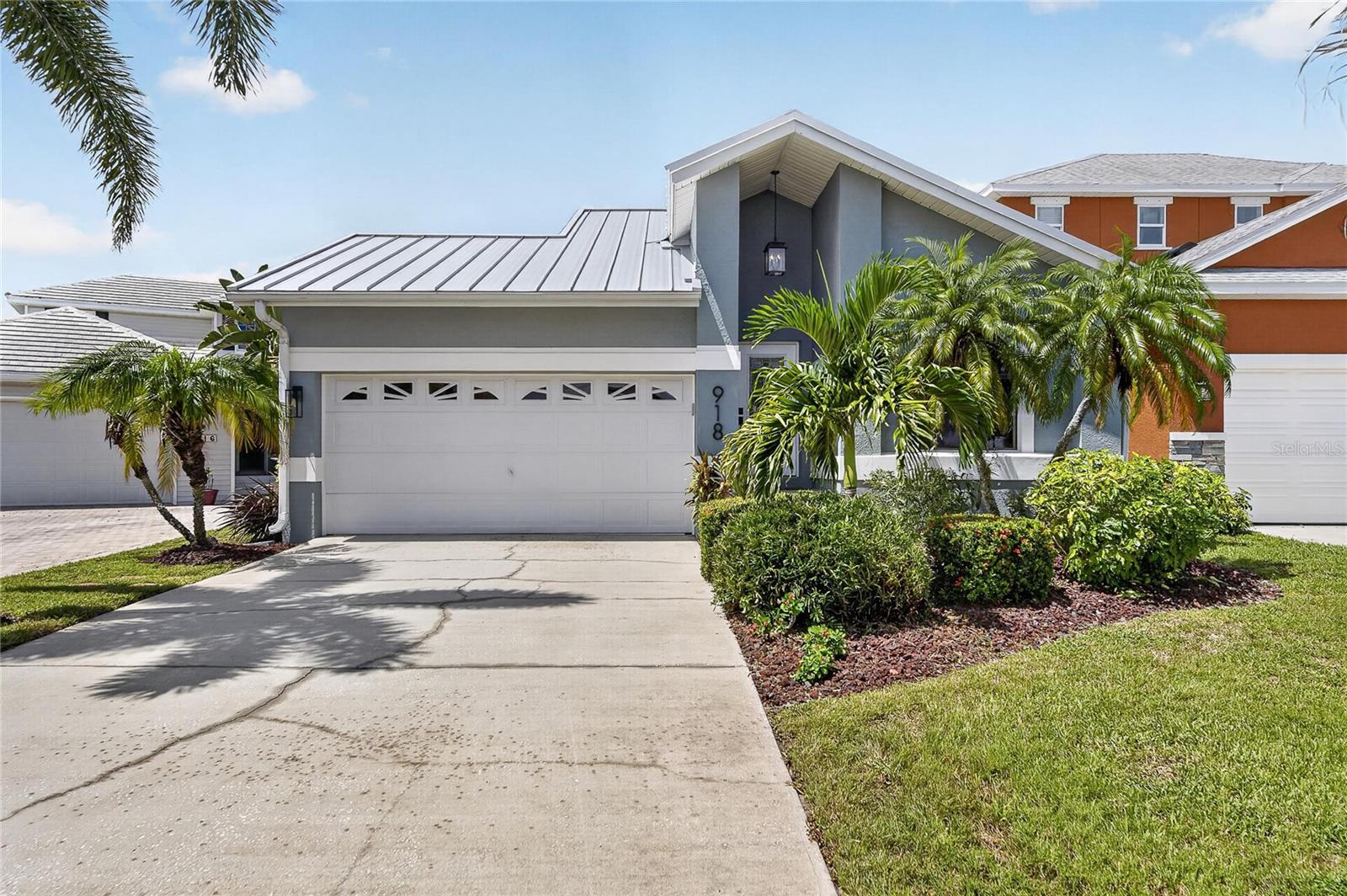 918 Shagos Dr, Apollo Beach, FL 33572