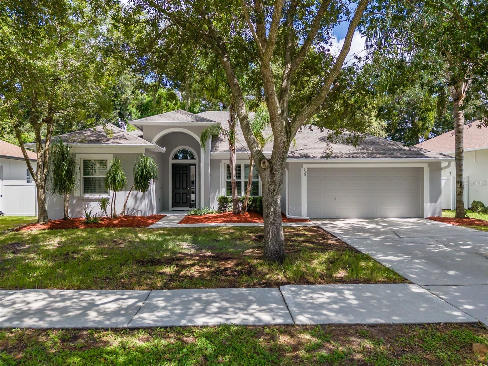 220 Taylor Bay Ln, Brandon, FL 33510