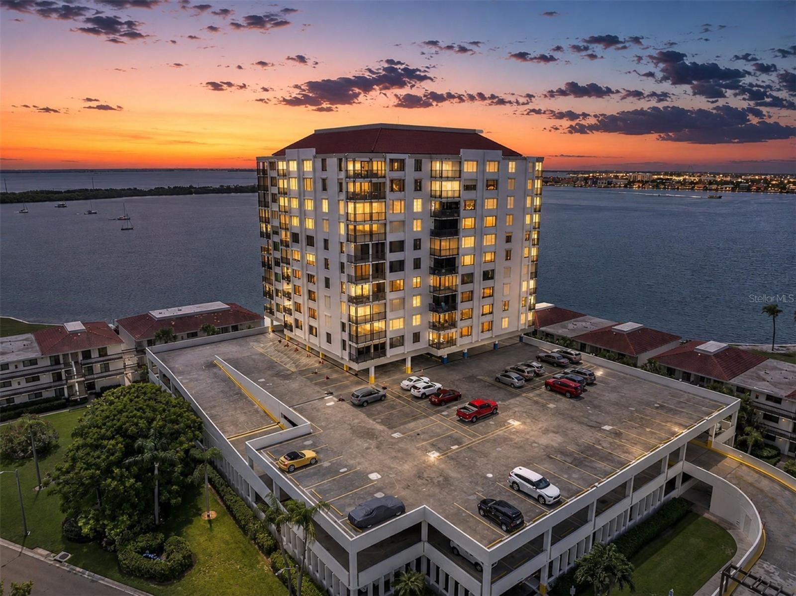 6287 Bahia Del Mar Cir #401, St Petersburg, FL 33715