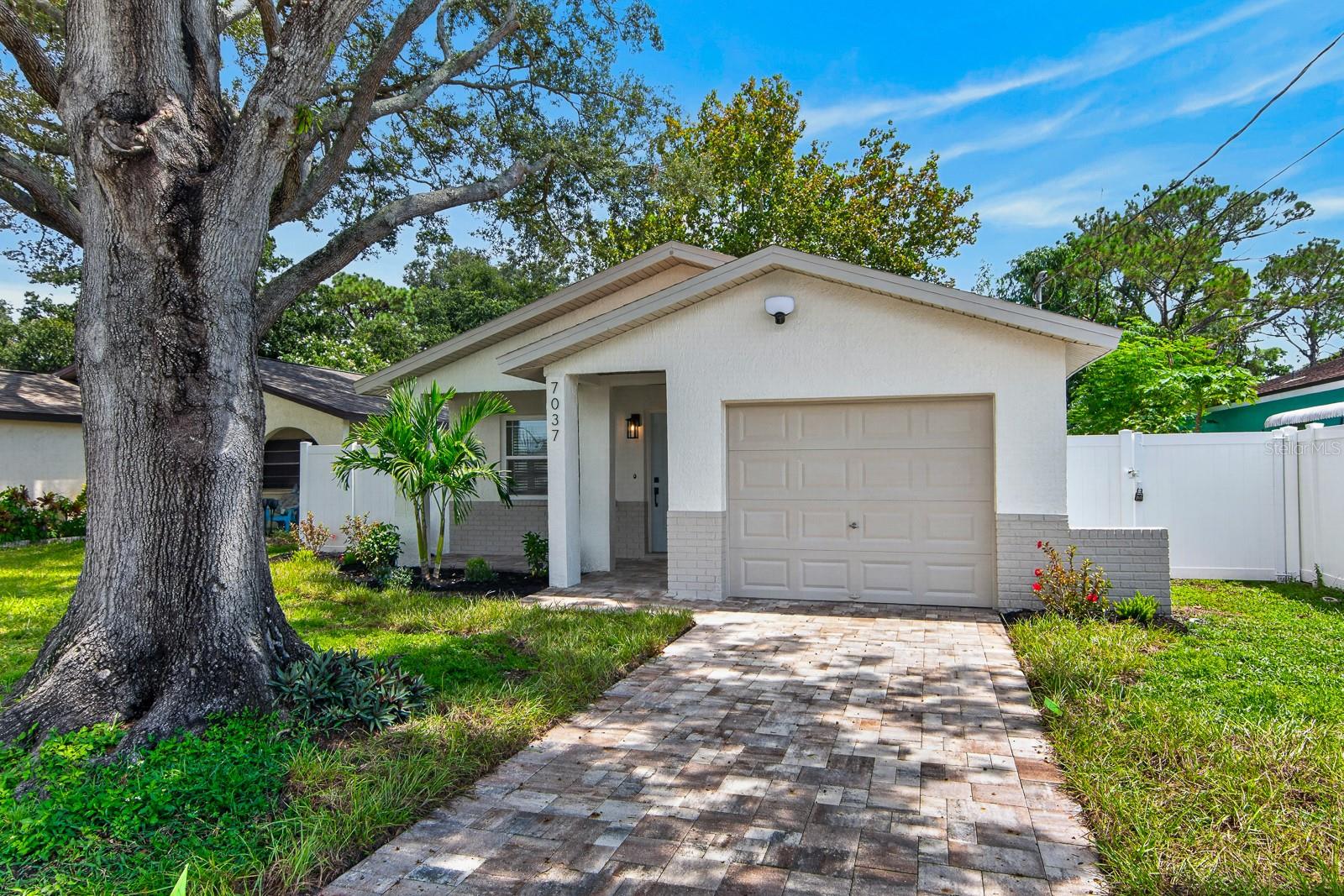 7037 69th St N, Pinellas Park, FL 33781