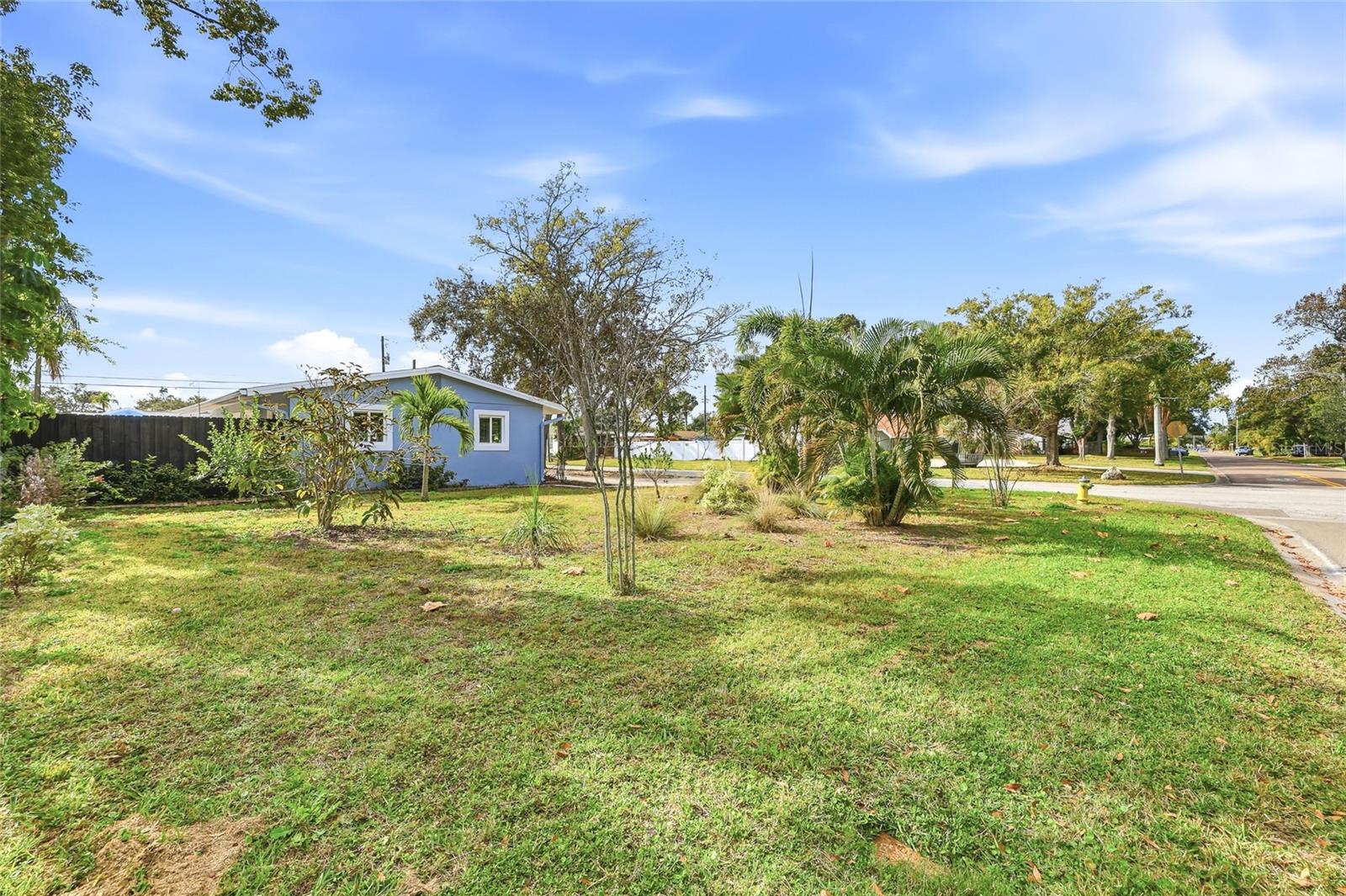 4095 Locust St NE, St Petersburg, FL 33703