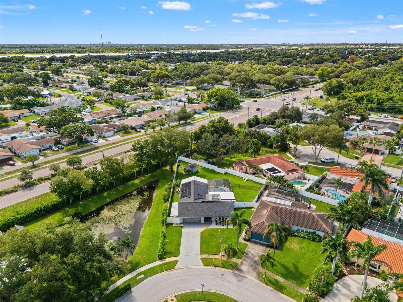 11312 Robert Dr, Seminole, FL 33778