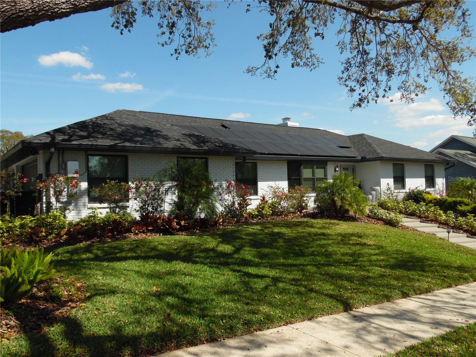 2709 Fairway View Dr, Valrico, FL 33596