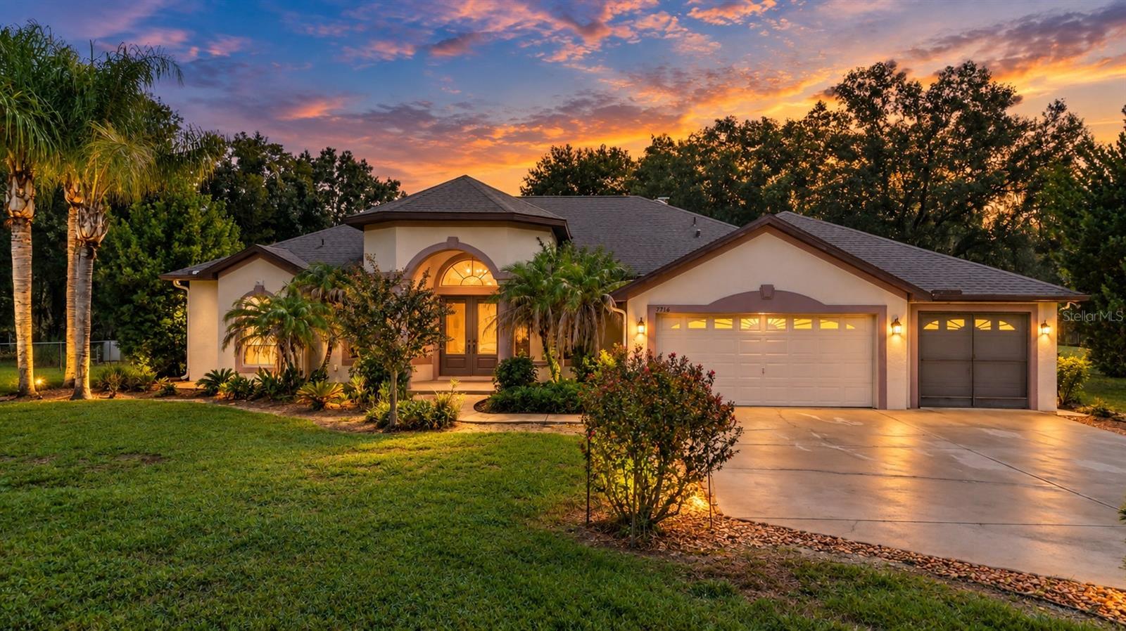 7716 Pine Lands Dr, Wesley Chapel, FL 33544
