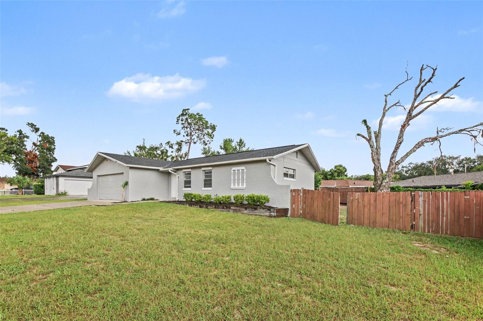 1909 Shannonwood Ct, Brandon, FL 33510