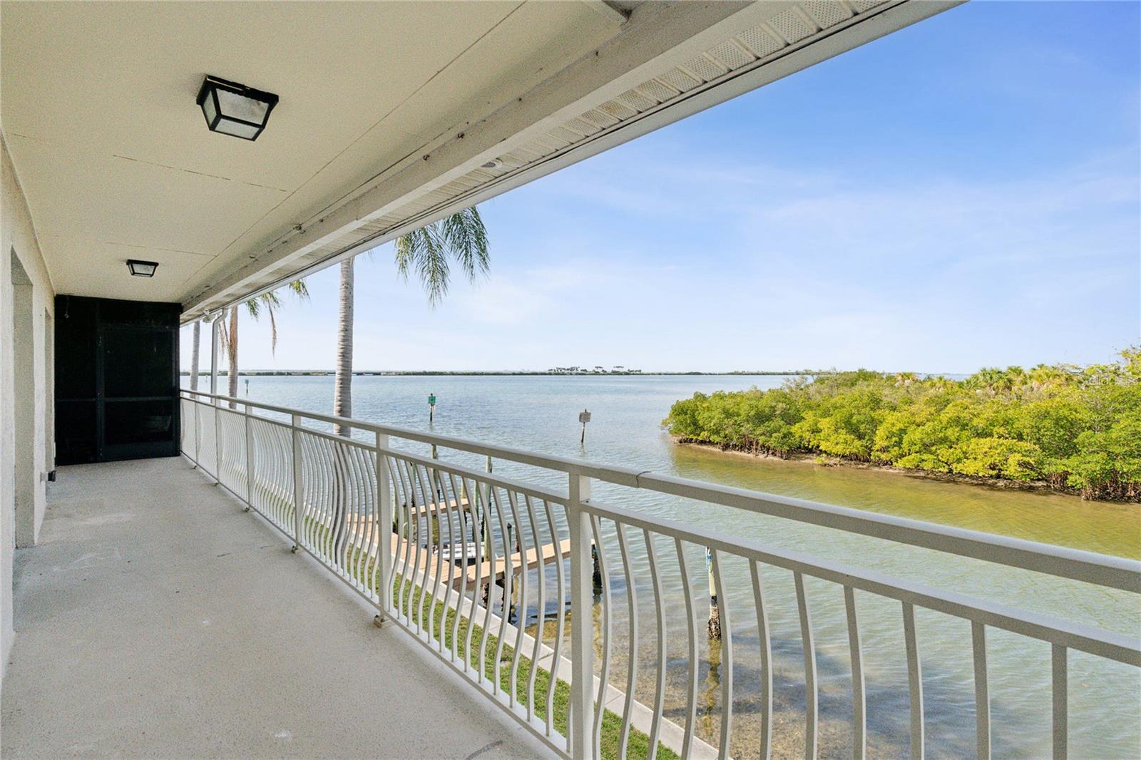 8829 Bay Pointe Dr #206, Tampa, FL 33615