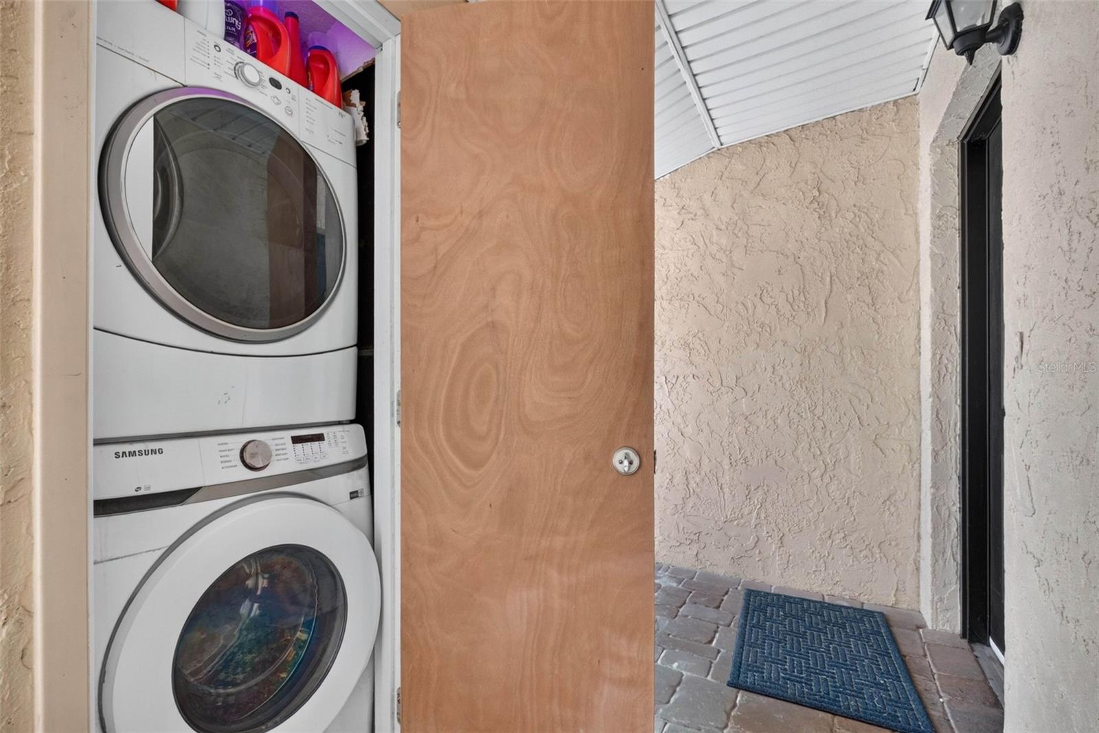 6301 58th St N #806, Pinellas Park, FL 33781