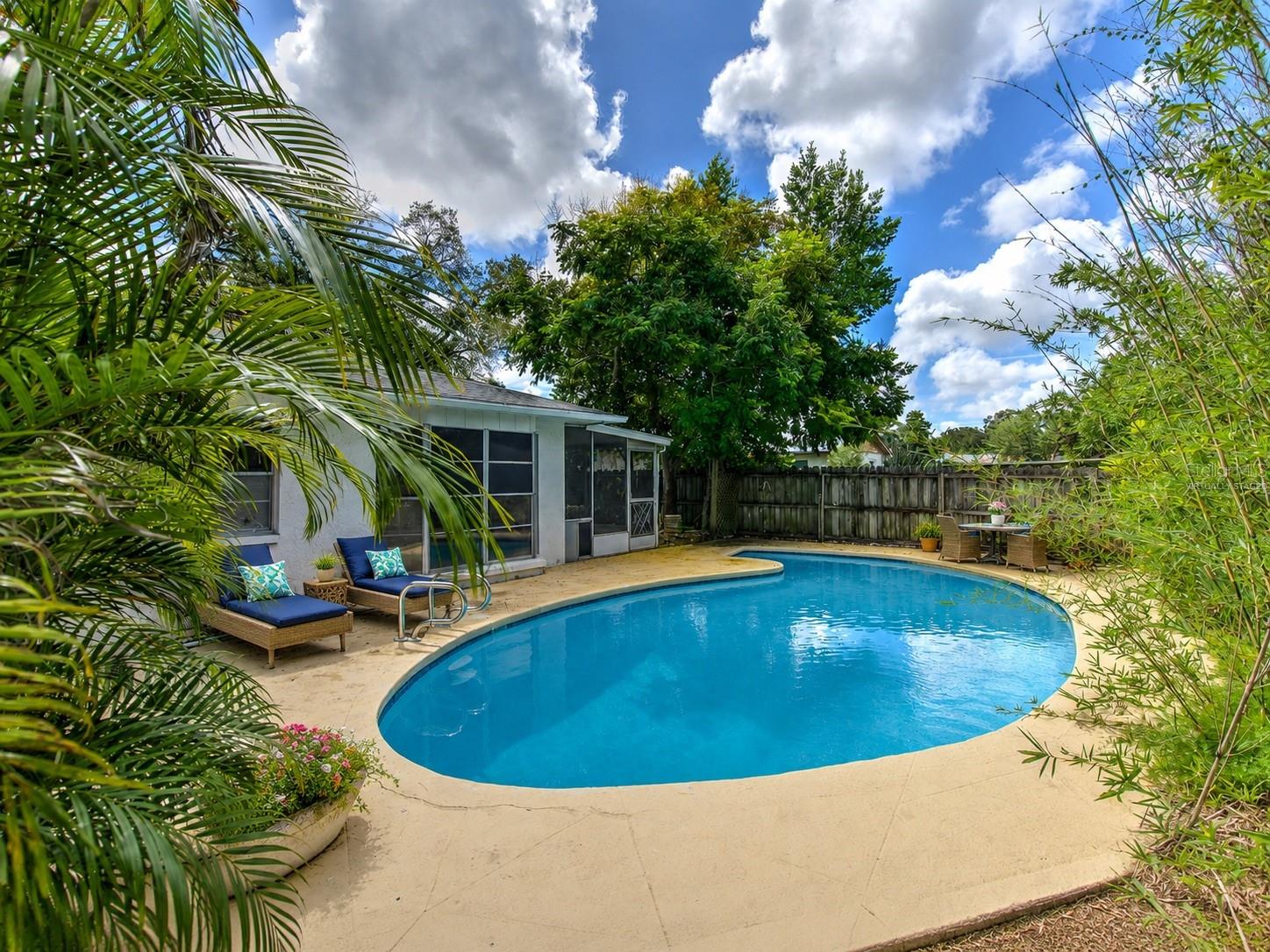1802 Cherry Ridge Ln, Brandon, FL 33511