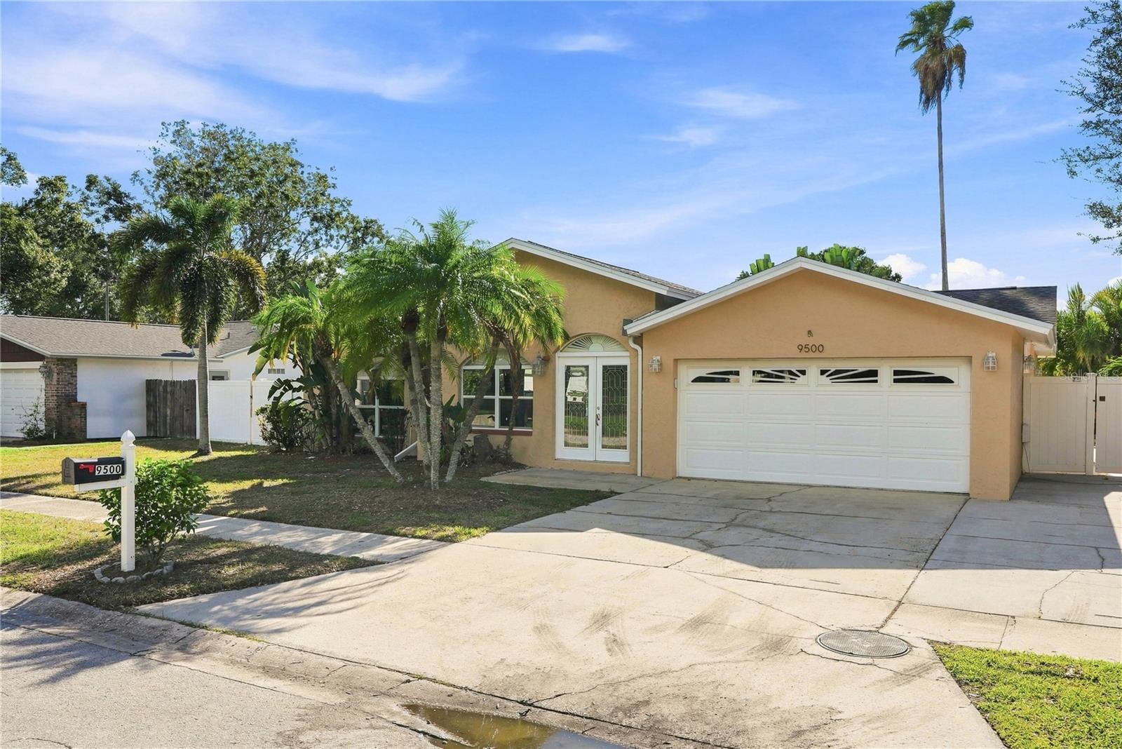 9500 118th Ln, Seminole, FL 33772