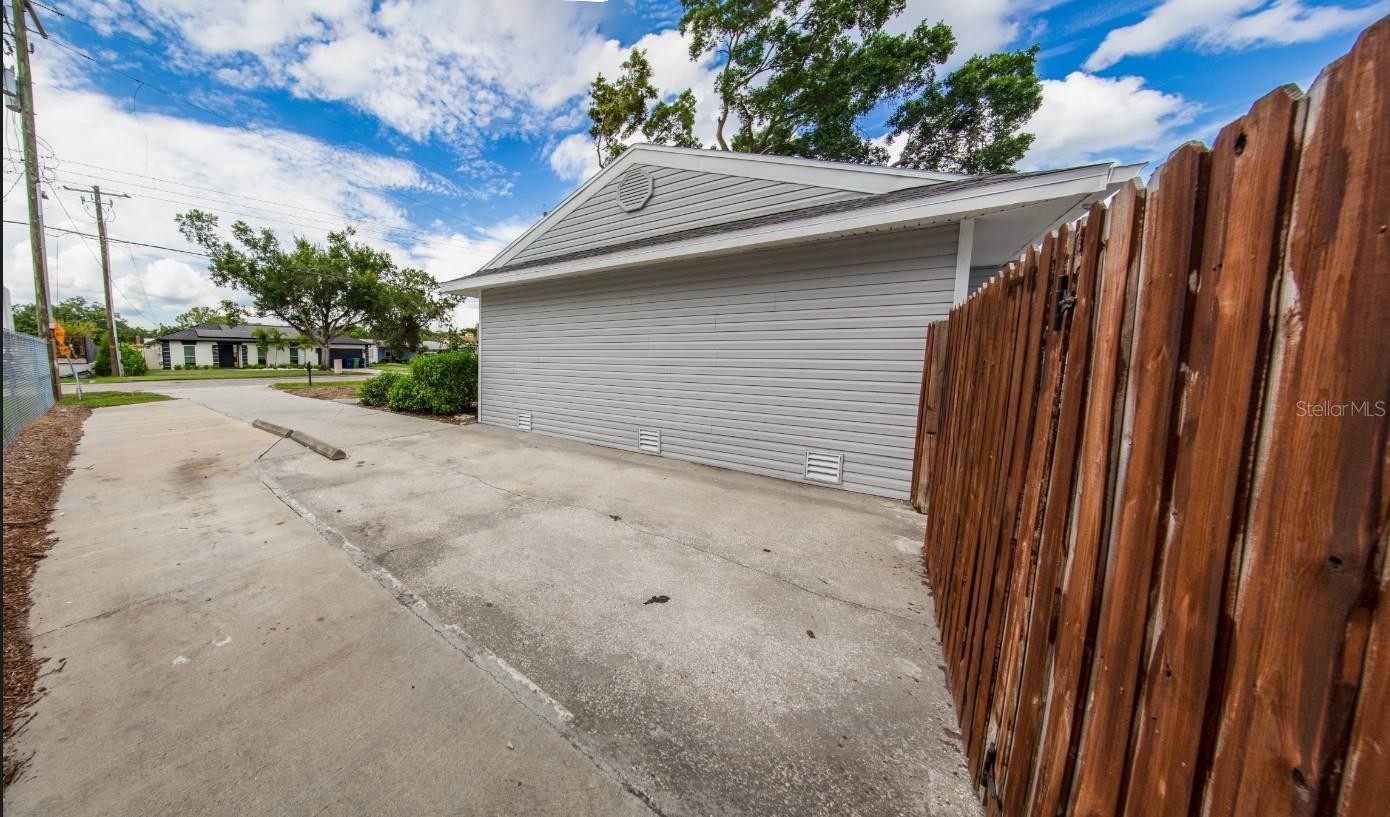 4710 W Price Ave, Tampa, FL 33611