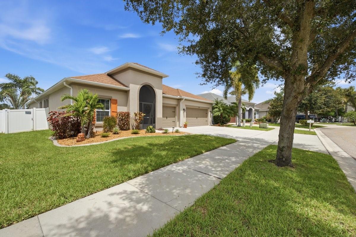 13739 Artesa Bell Dr, Riverview, FL 33579