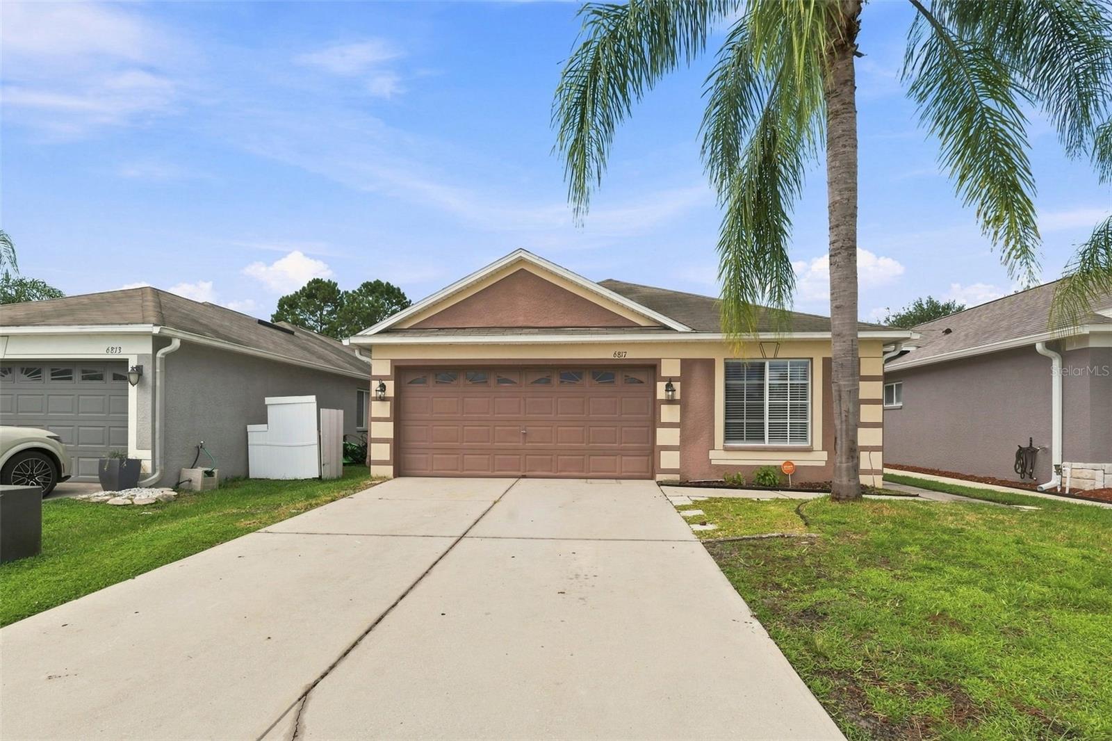 6817 Aramon Ct, Wesley Chapel, FL 33545