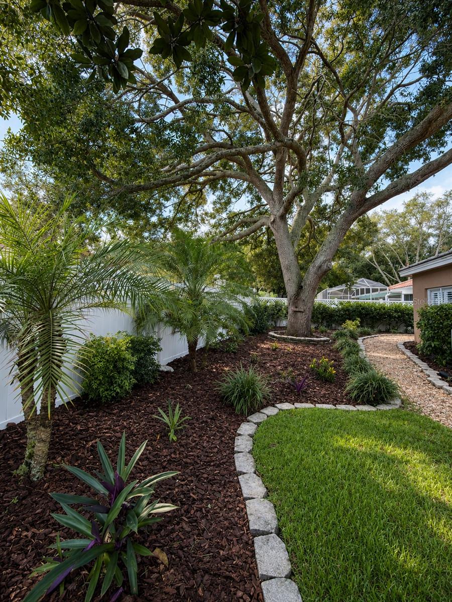 9323 Wellington Park Cir, Tampa, FL 33647